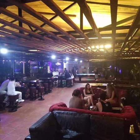 Hanoi Rocks Hostel ภายนอก รูปภาพ